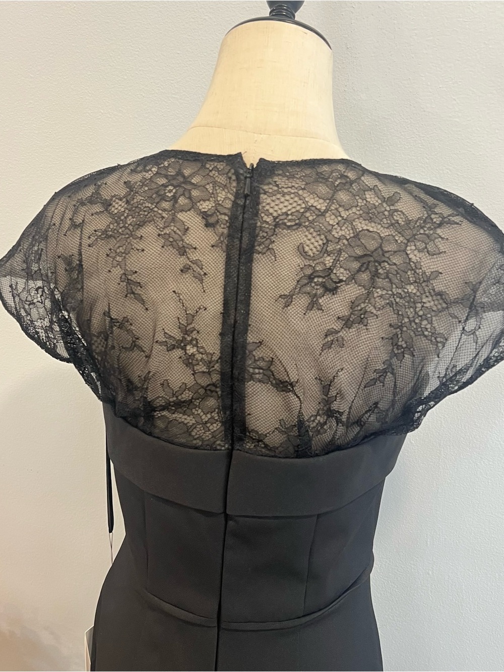 Mac Duggal Black Sheer Lace Illusion Crepe Cap Sleeve Midi Cocktail Dress - Picture 15 of 17
